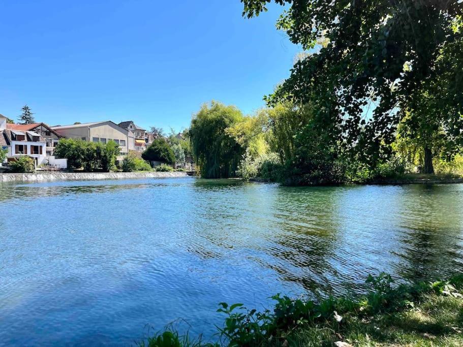 L'Indépendant Apartment Nemours Bagian luar foto