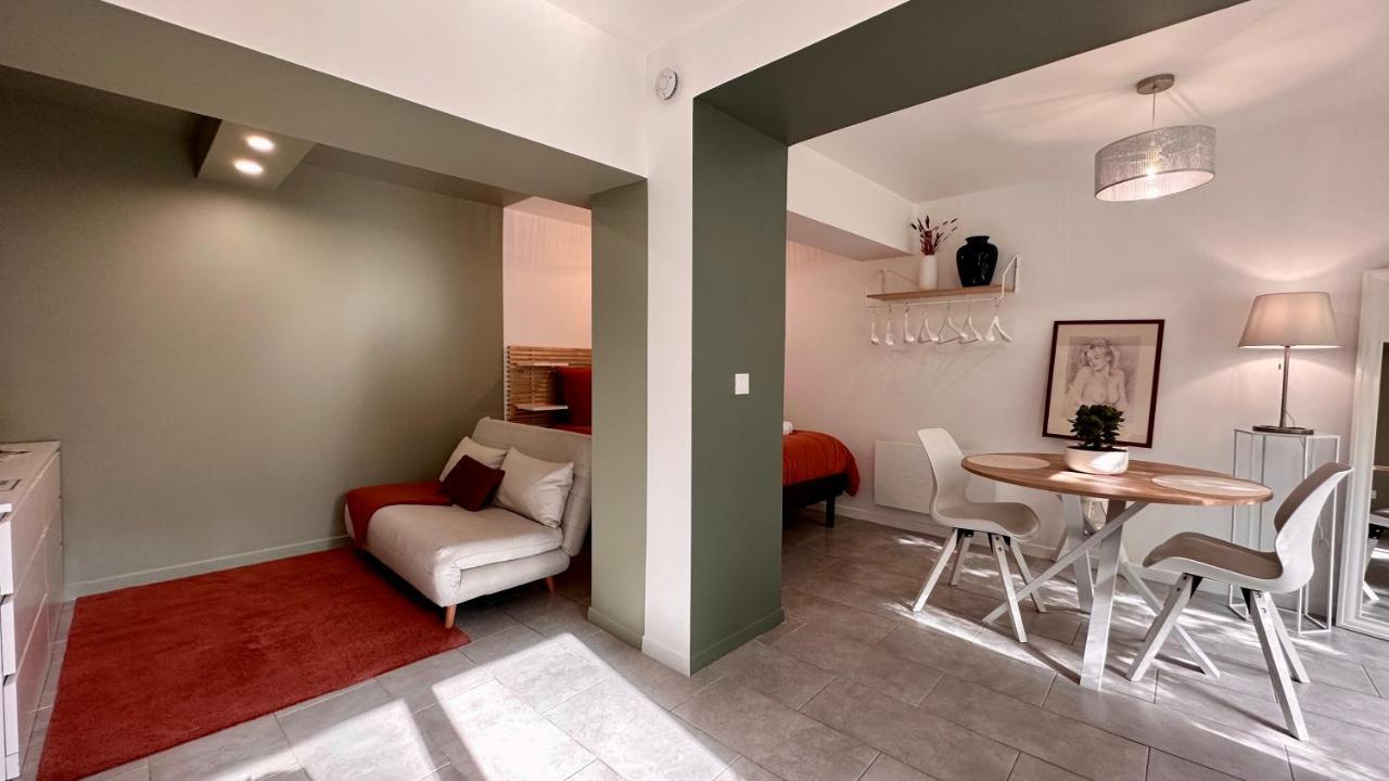 L'Indépendant Apartment Nemours Bagian luar foto